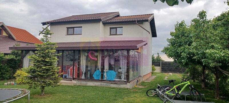 Sabareni, casa 2011, P+M 4 camere + dependinte, curte 500 mp
